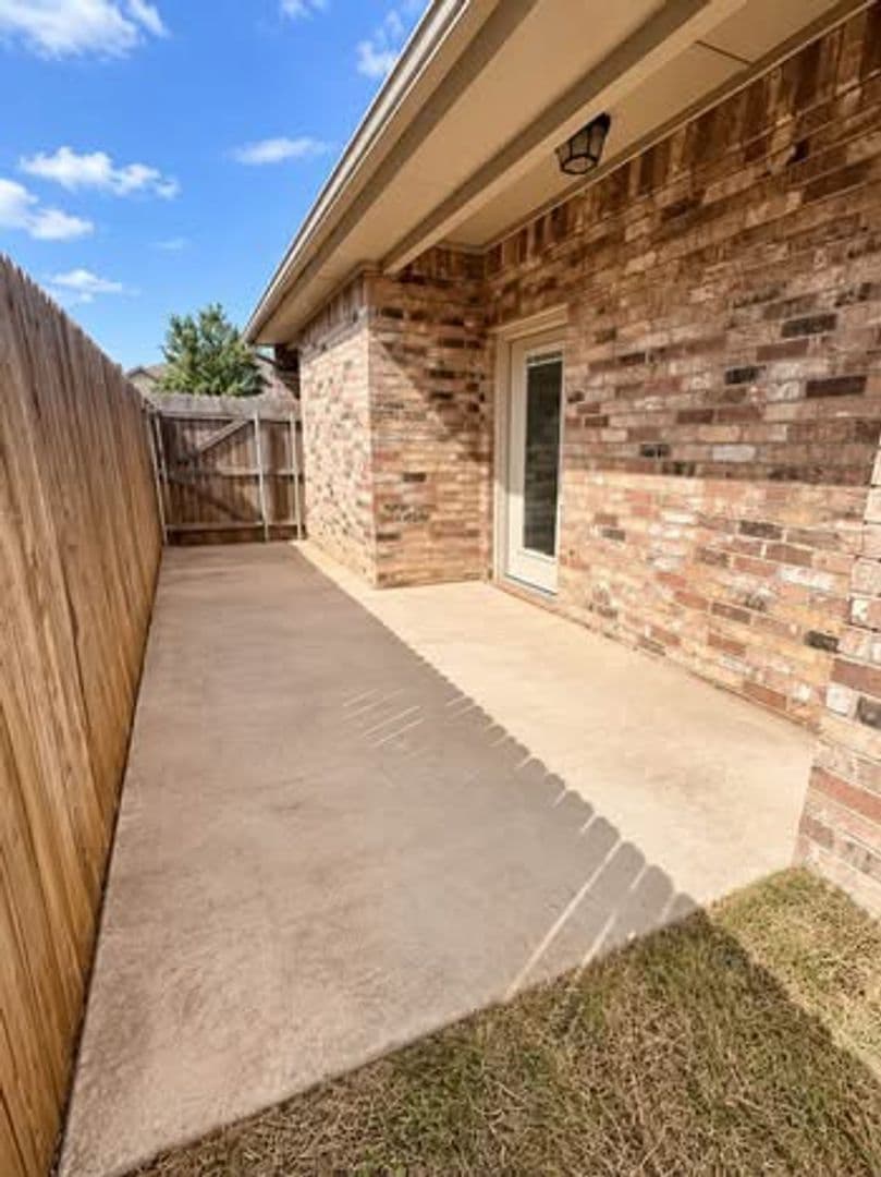 Lubbock House: 3119 113th St.