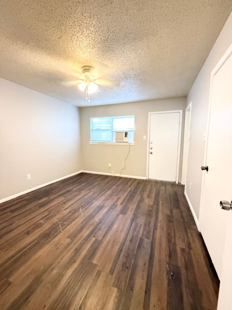 Lubbock Apartment: 922 44th Street