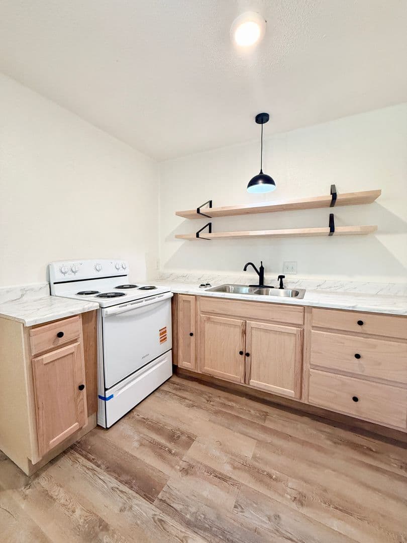 Lubbock Apartment: 1710 9th Street