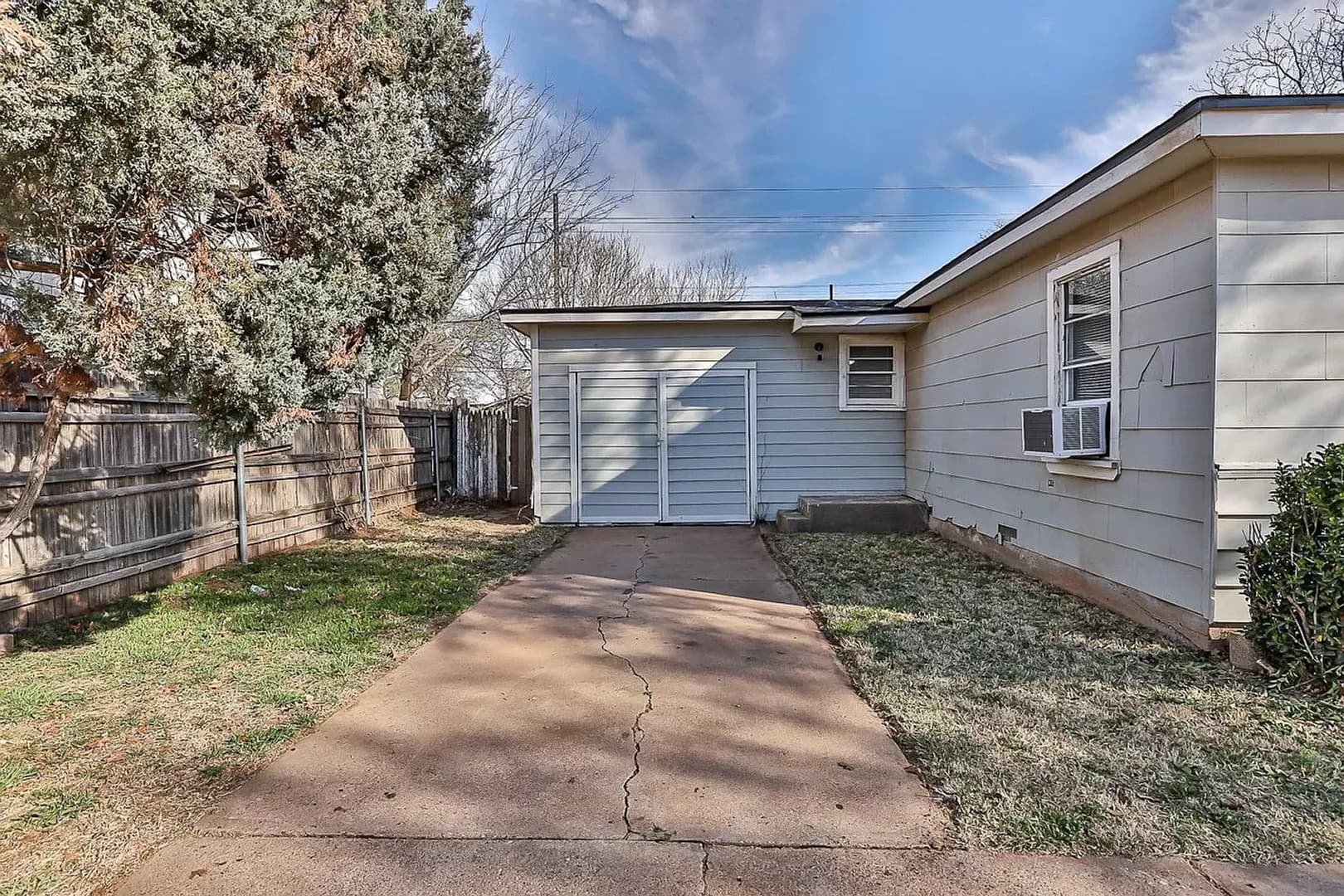 Lubbock House: 2116 36th Street