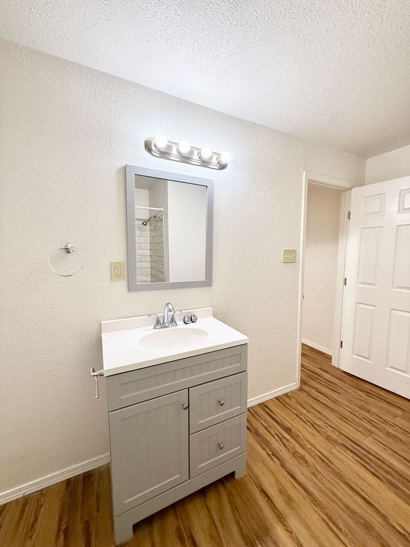 Lubbock Apartment: 1912 25th Street
