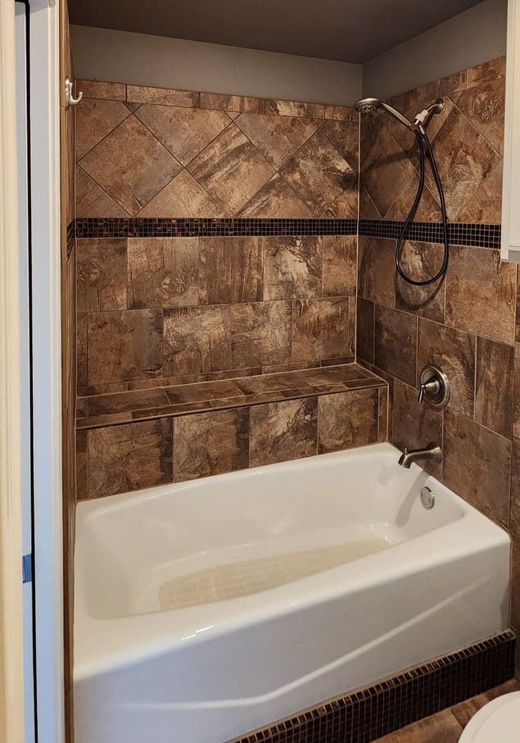 Lubbock House: 4105 124th Street