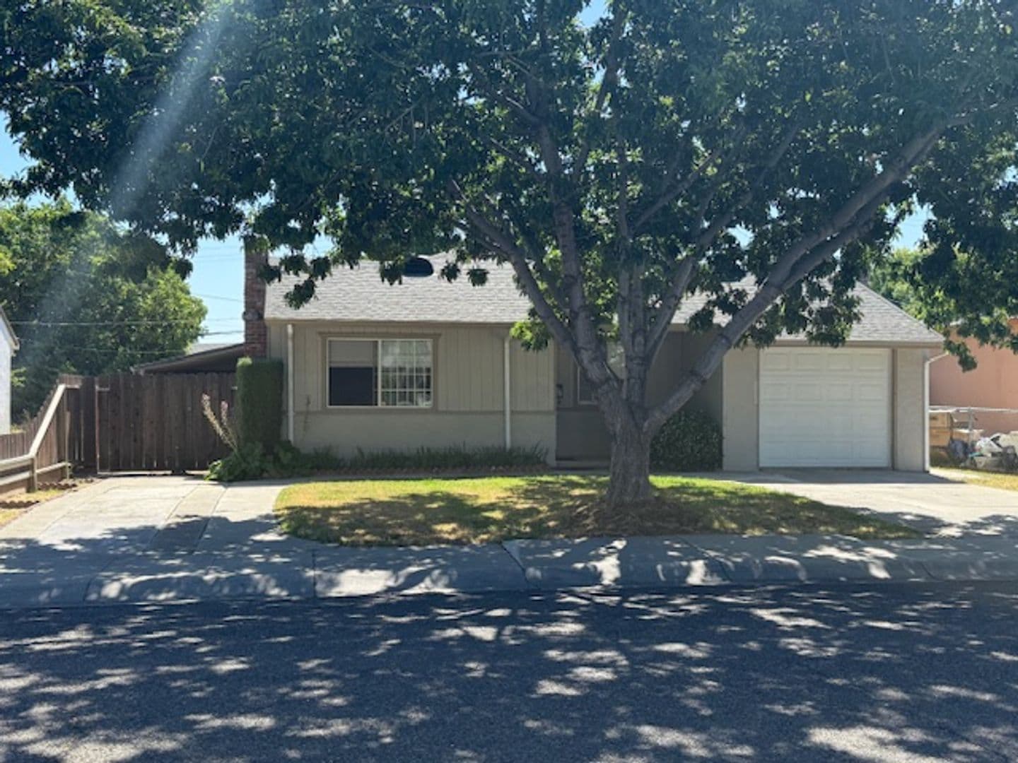 Tracy House: 1320 Wilson Ave.
