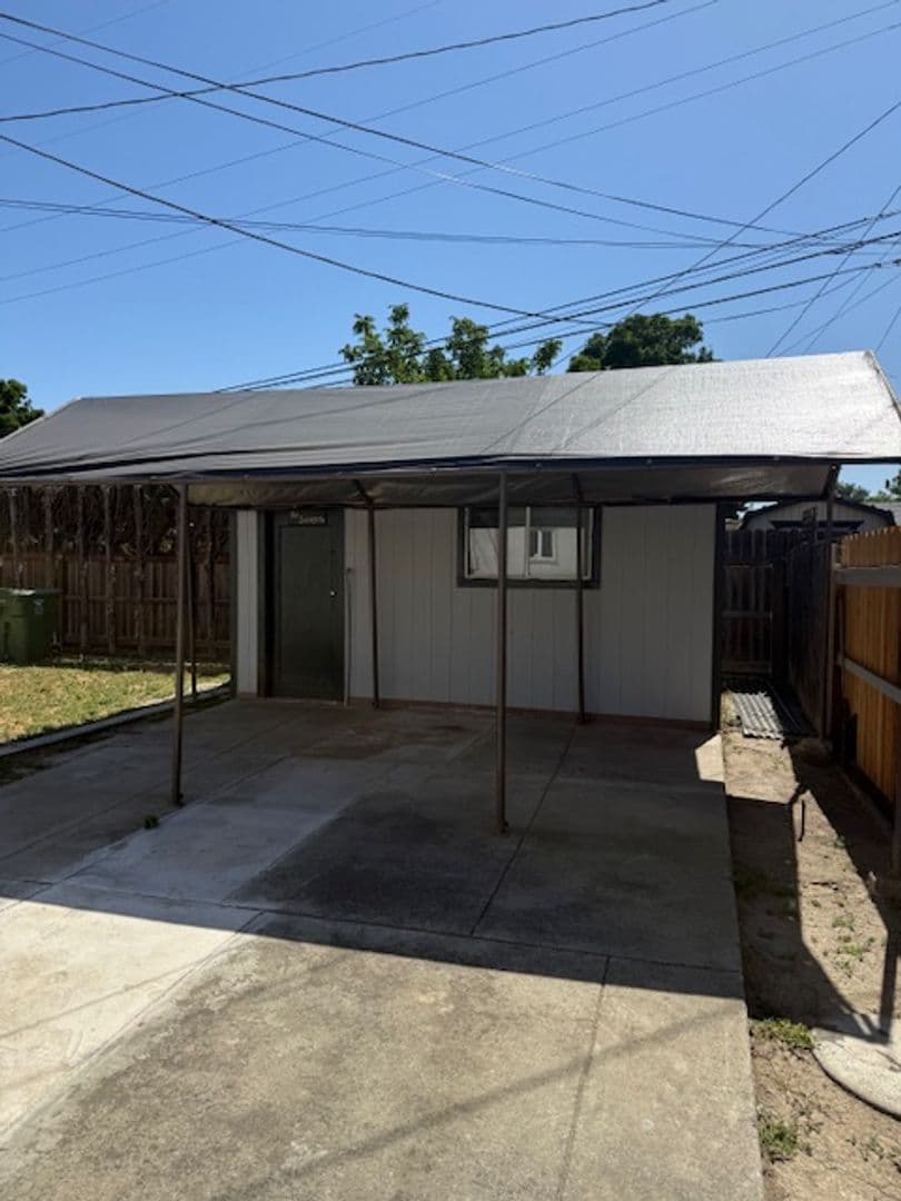 Tracy House: 1320 Wilson Ave.