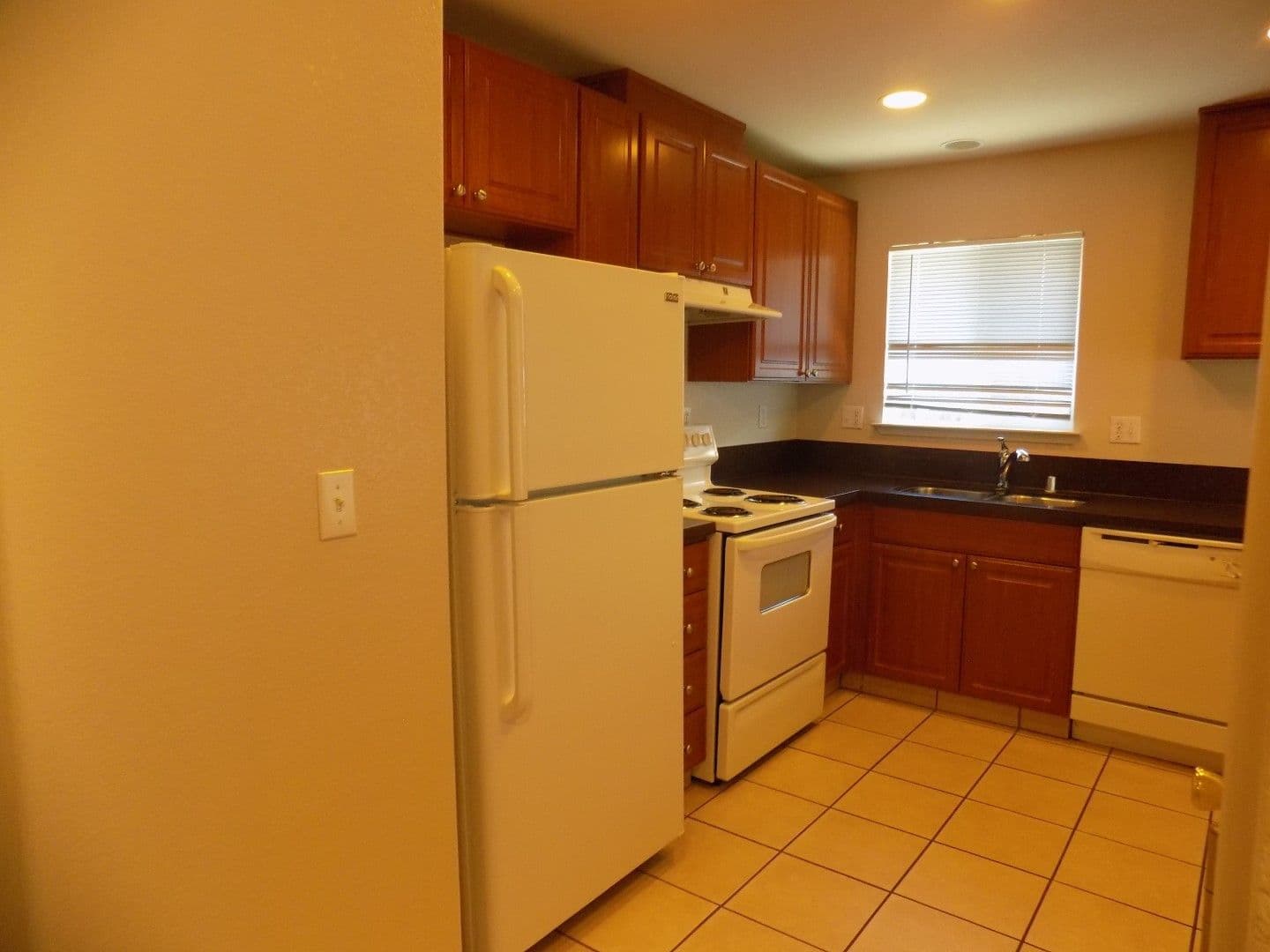 Tracy Multiplex: 351 Acacia St Tracy CA 95376