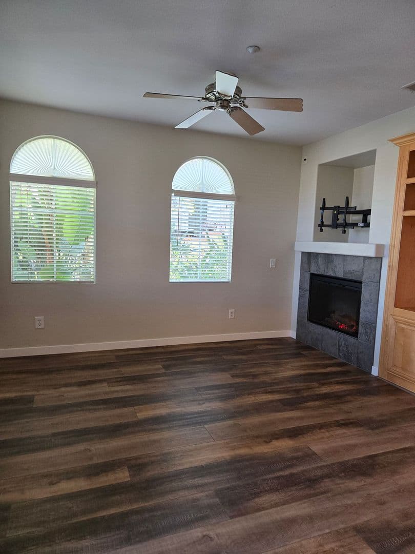 San Diego Townhome: 7850 Via Belfiore #3