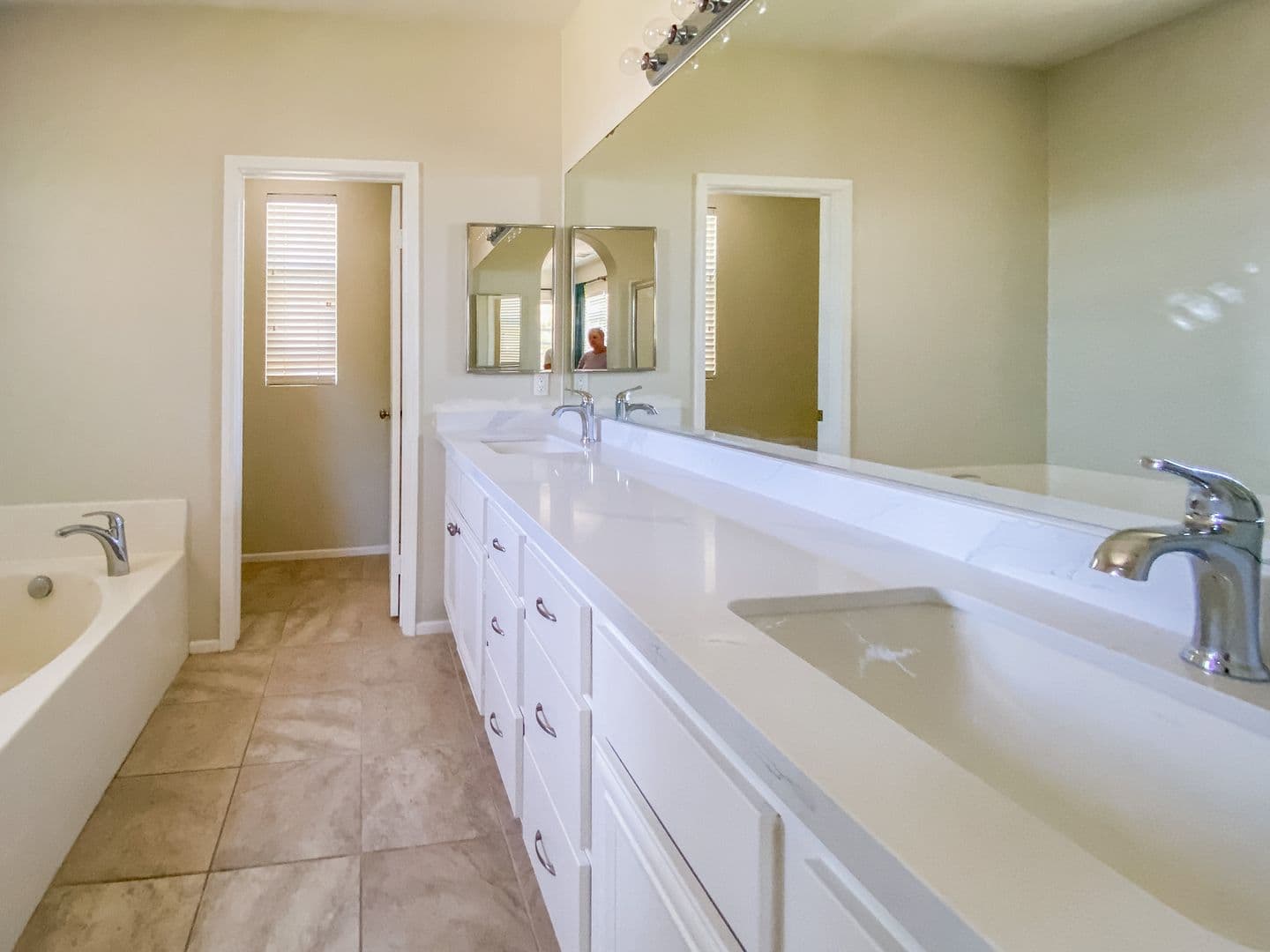 San Diego Townhome: 7850 Via Belfiore #3