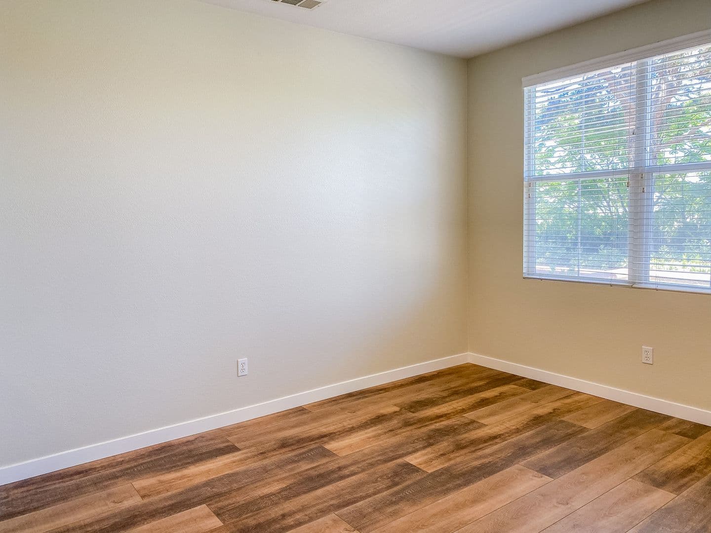 San Diego Townhome: 7850 Via Belfiore #3