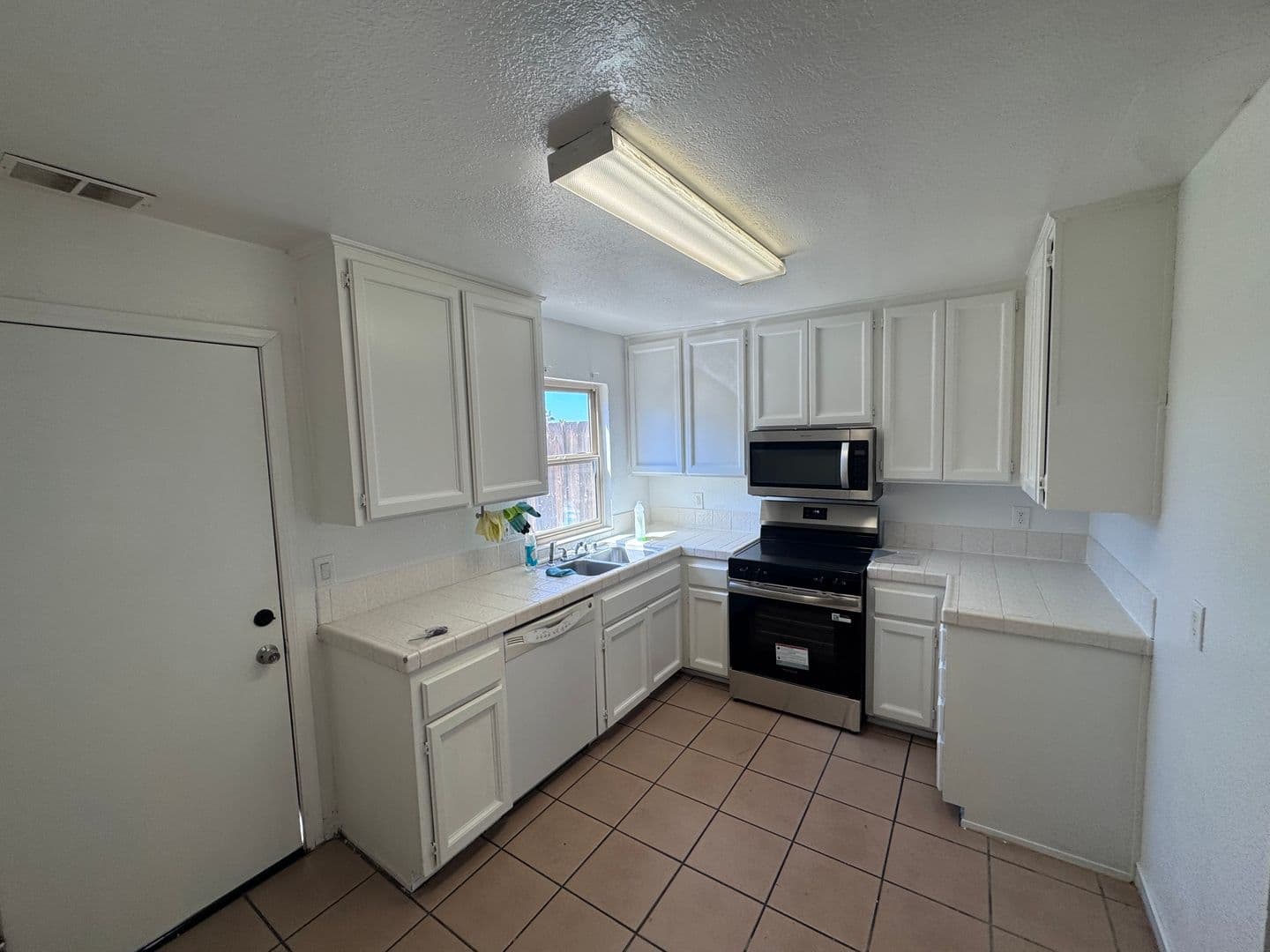 Spring Valley Condo: 1604 Presioca St #6