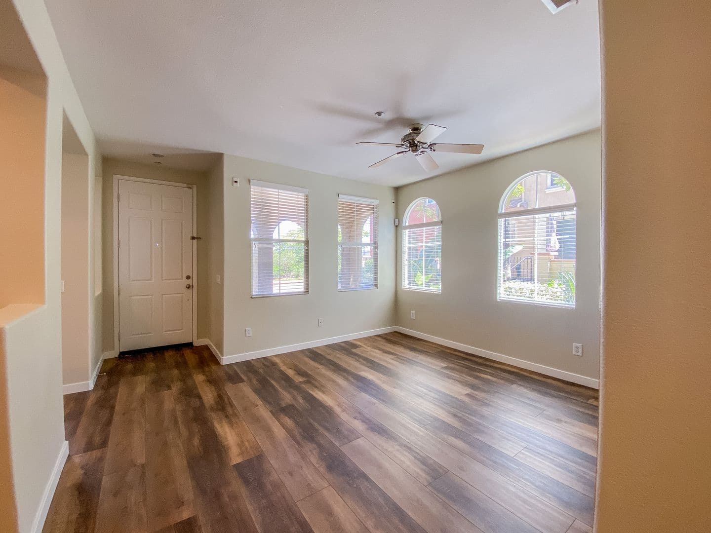 San Diego Townhome: 7850 Via Belfiore #3
