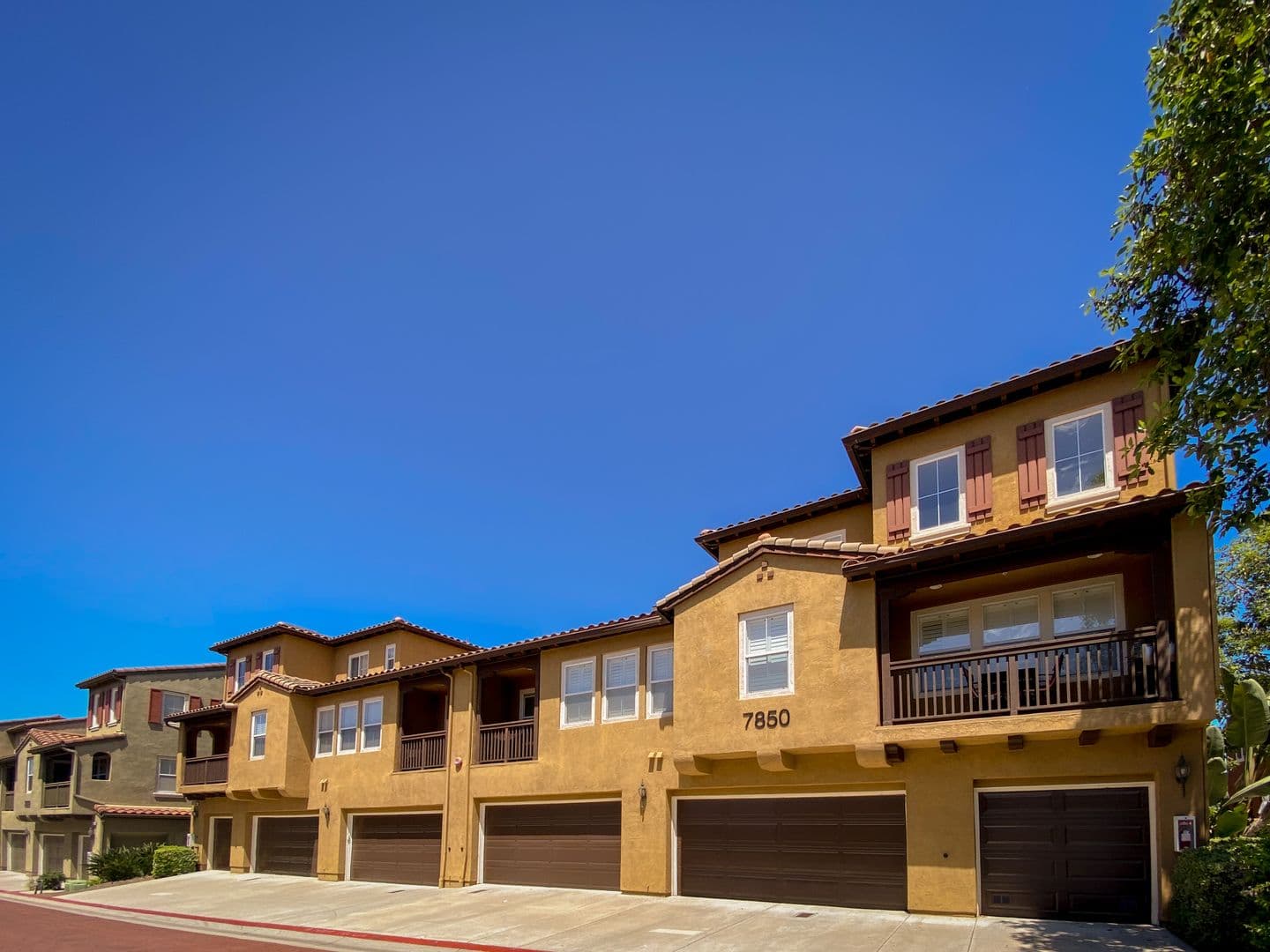 San Diego Townhome: 7850 Via Belfiore #3