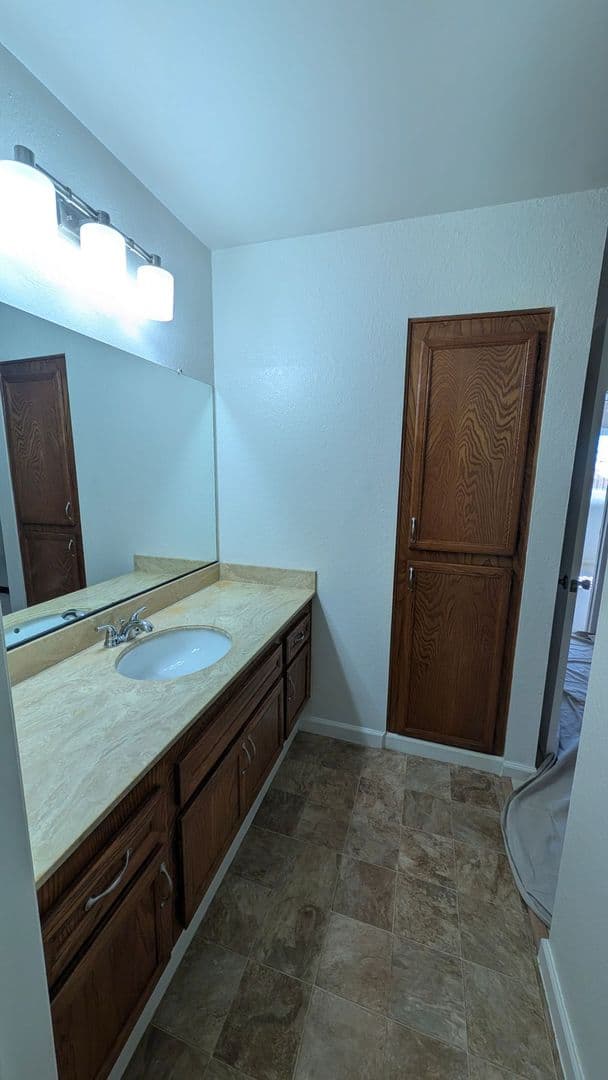 SAN DIEGO Apartment: 4074 SWIFT AVE