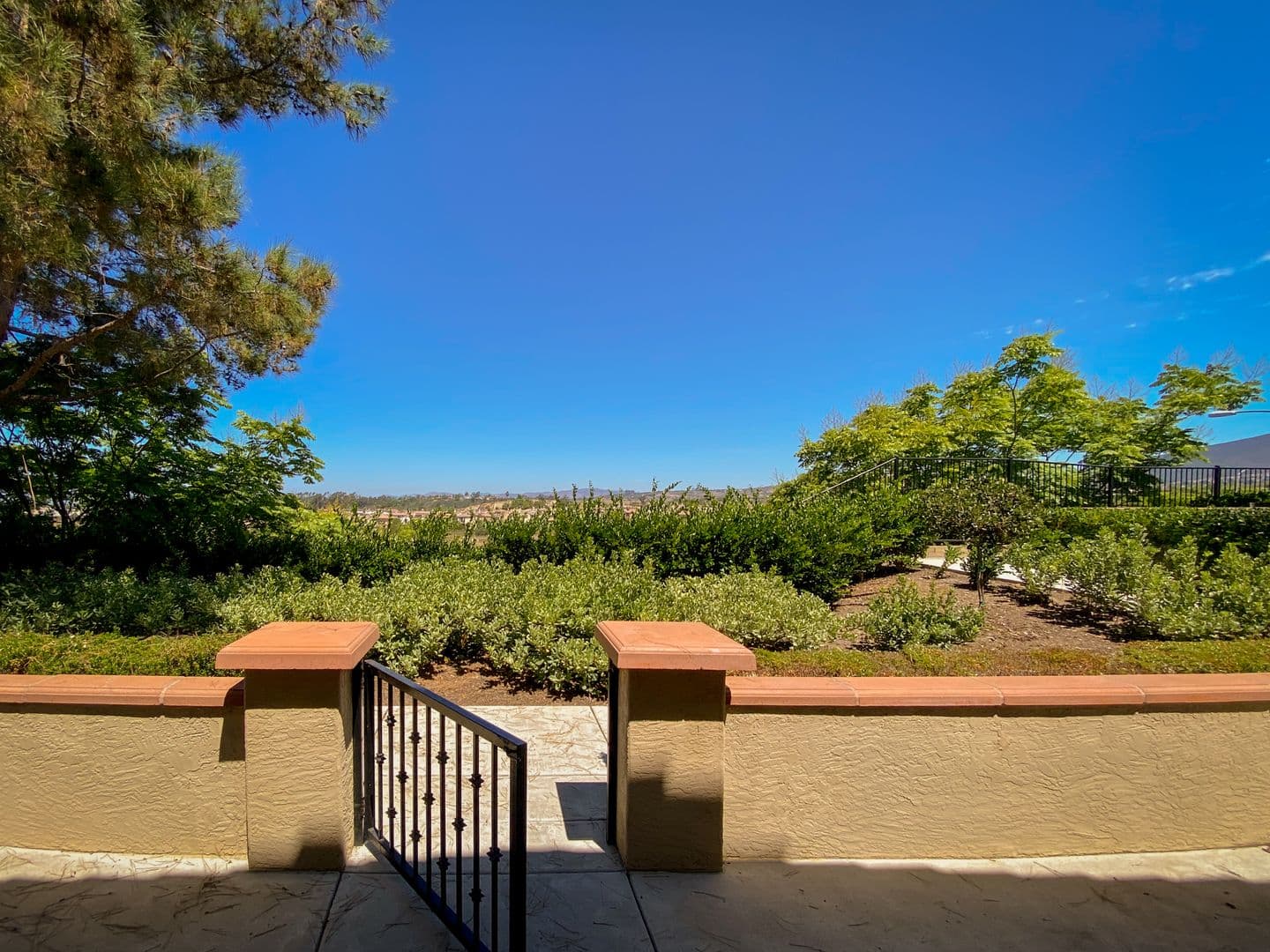 San Diego Townhome: 7850 Via Belfiore #3