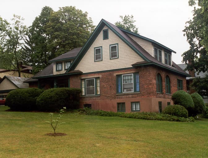 Ithaca Apartment: 105 Worth Street