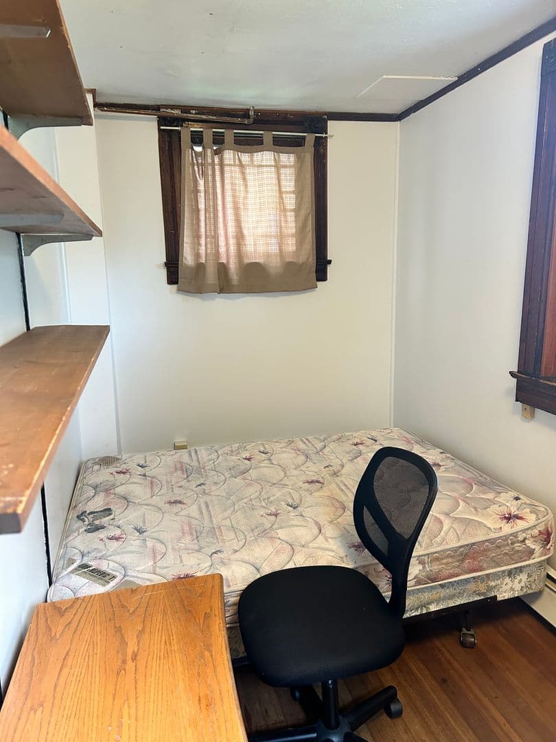 Ithaca Apartment: 127 College Avenue