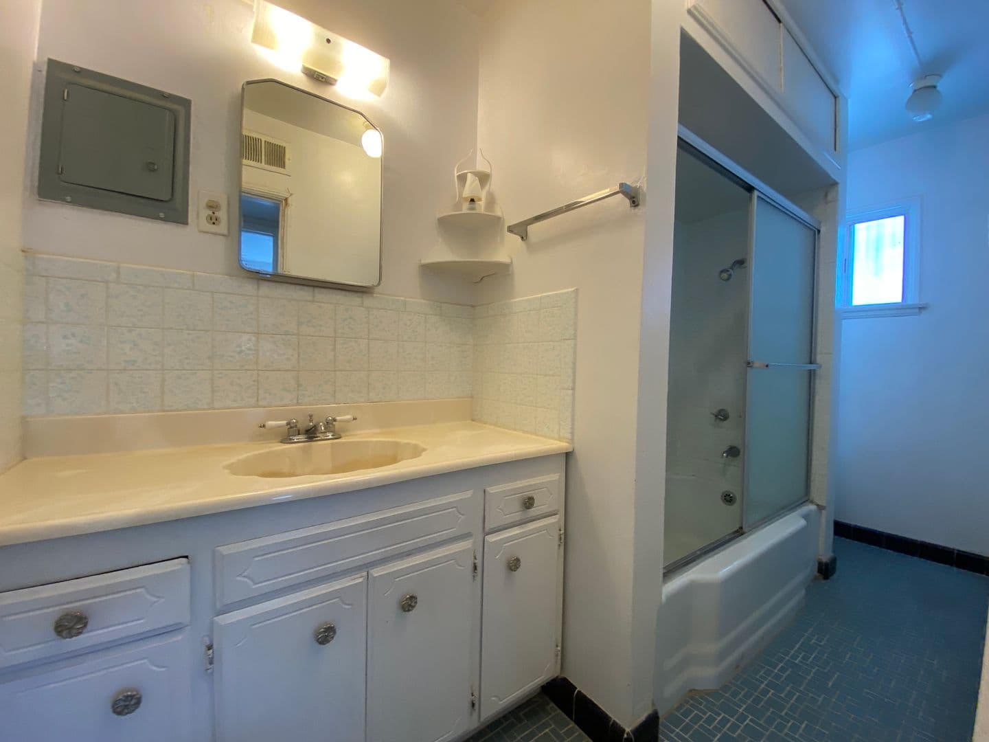 Taft House: 155 1/2 North #C