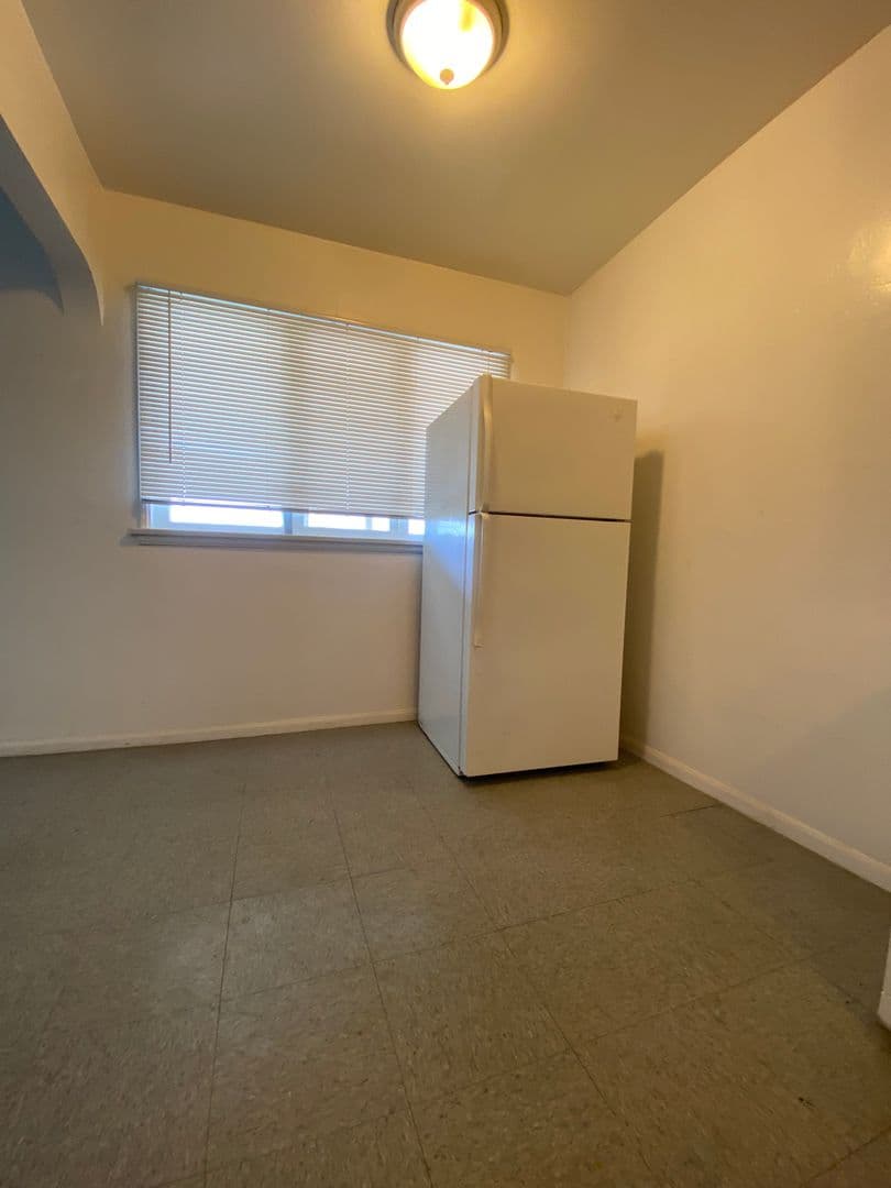 Taft House: 155 1/2 North #C