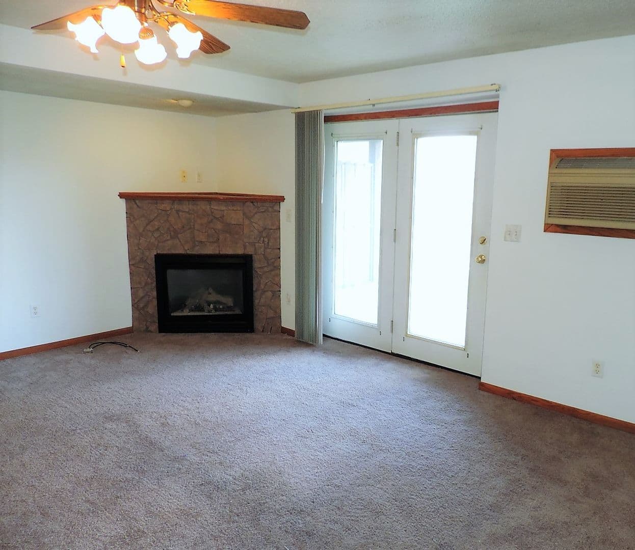 Tiffin House: 530 Iris Avenue