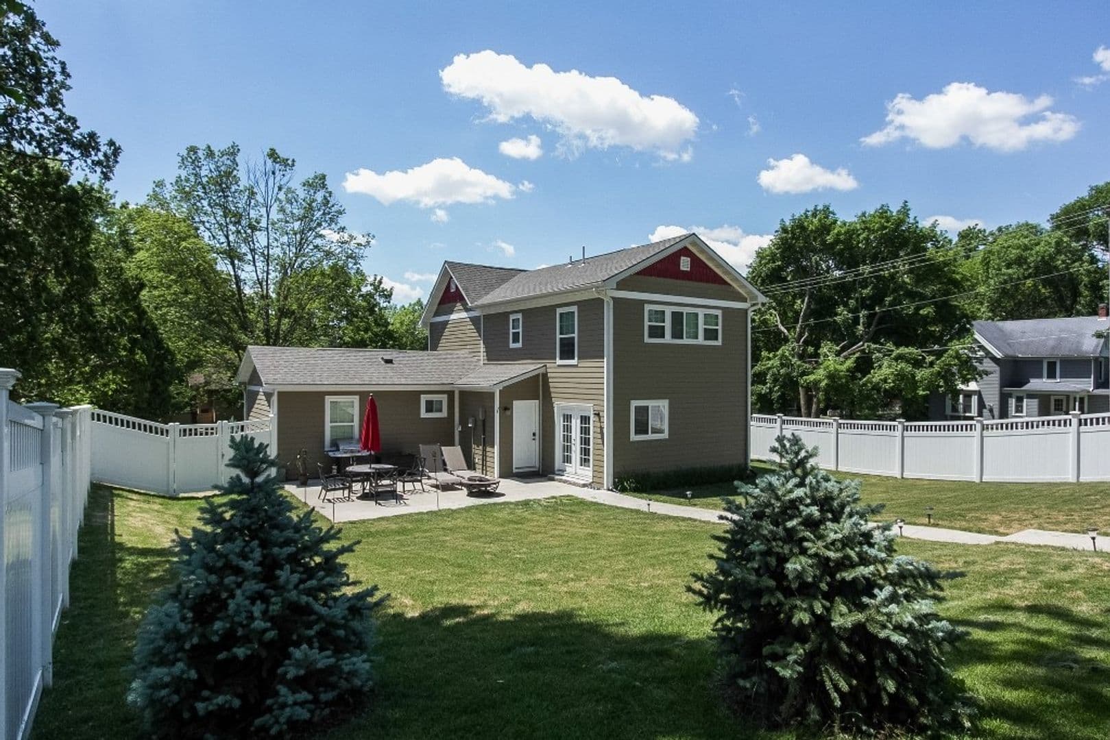 Iowa City House: 904 Fairchild Street