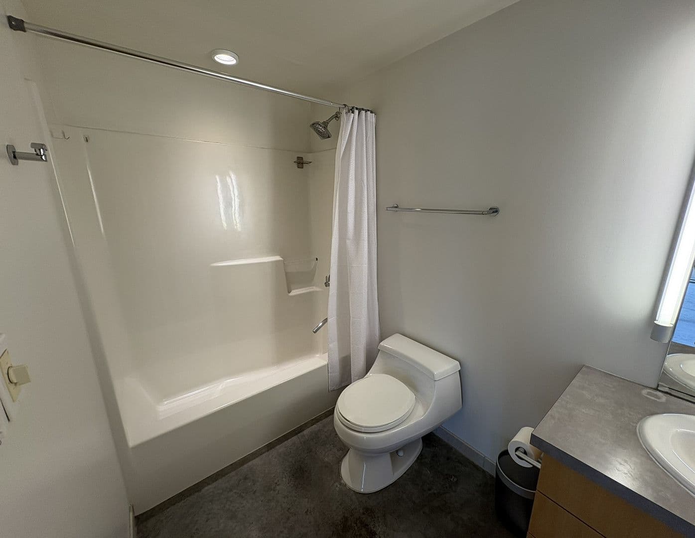 Iowa City House: 221 E. College Street #808