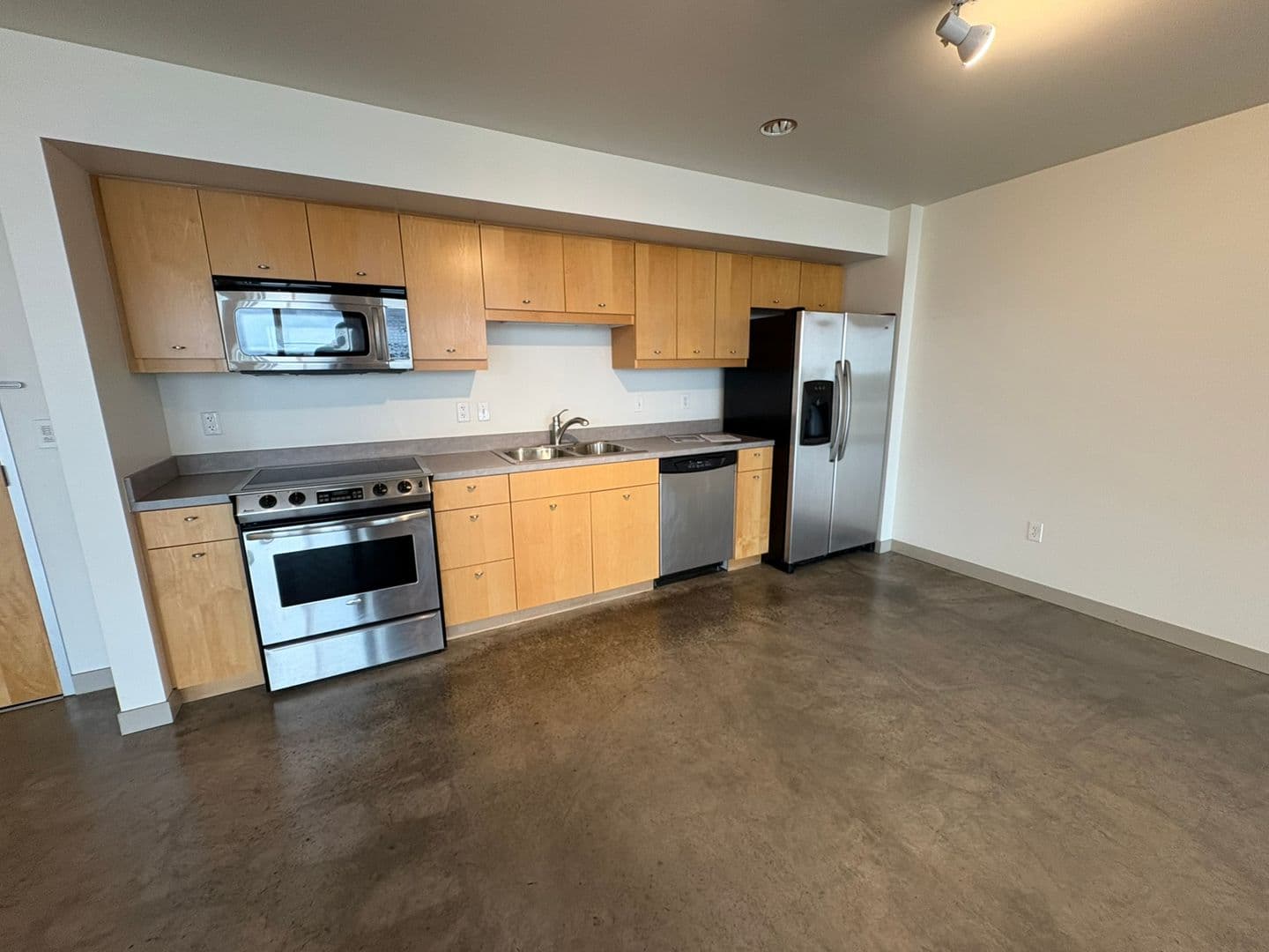 Iowa City House: 221 E. College Street #808