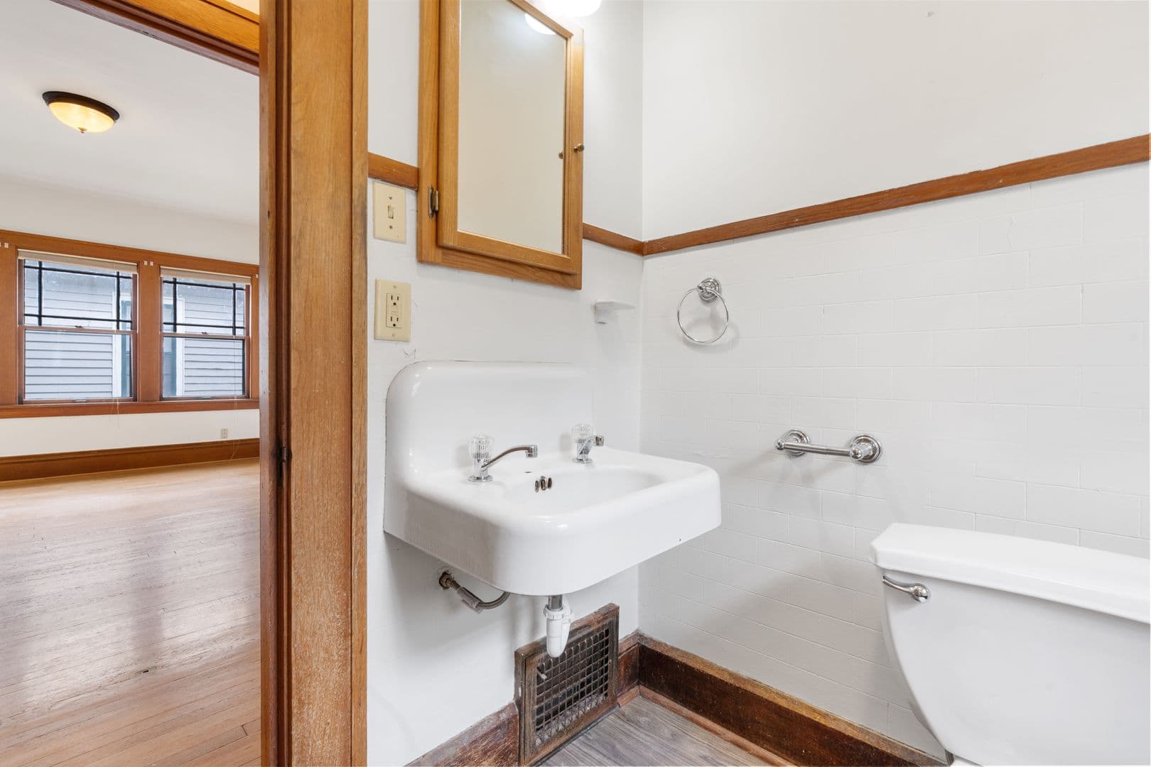 Iowa City Apartment: 608 Ronalds Street