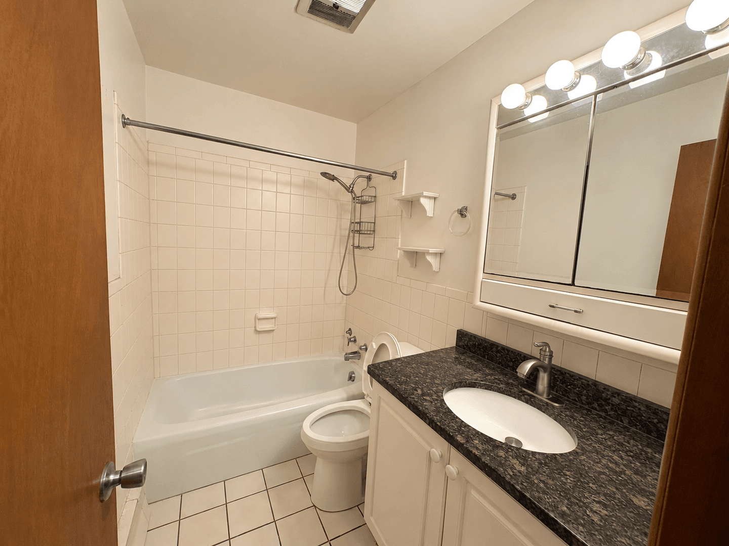 Iowa City Apartment: 614 E. Jefferson Street