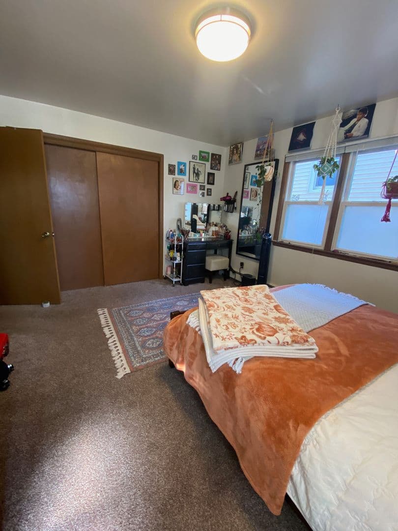Iowa City Apartment: 614 E. Jefferson Street