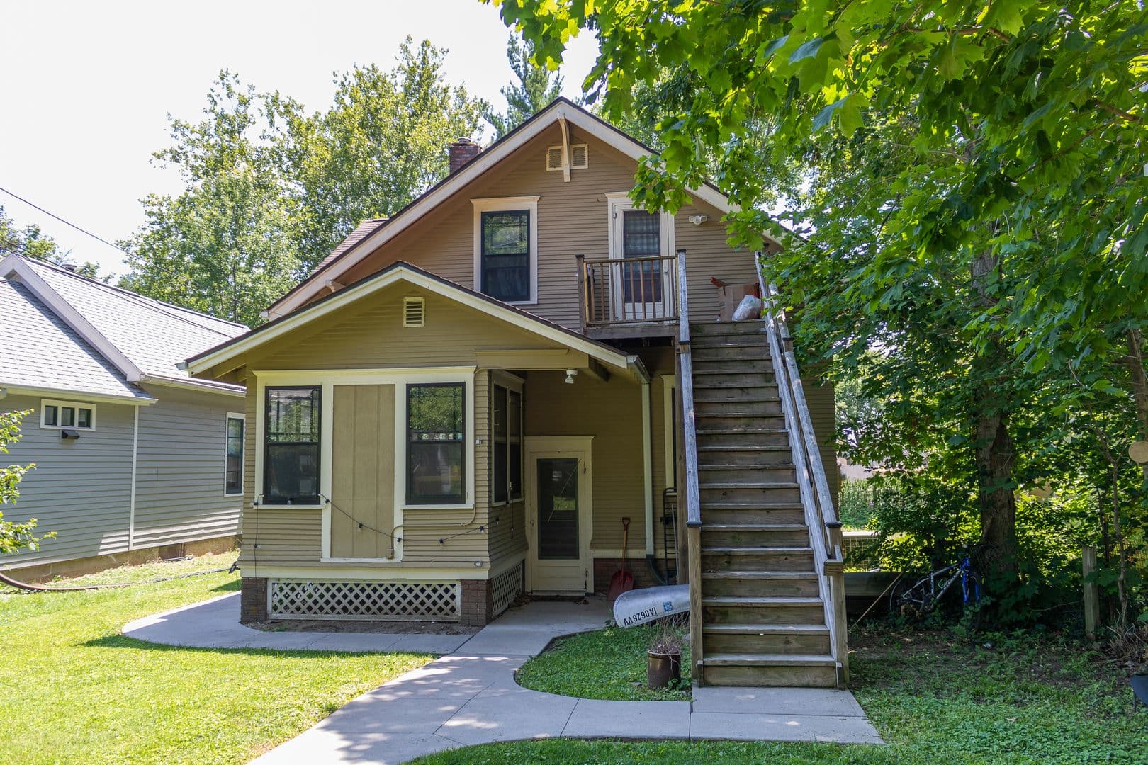 Iowa City Apartment: 608 Ronalds Street
