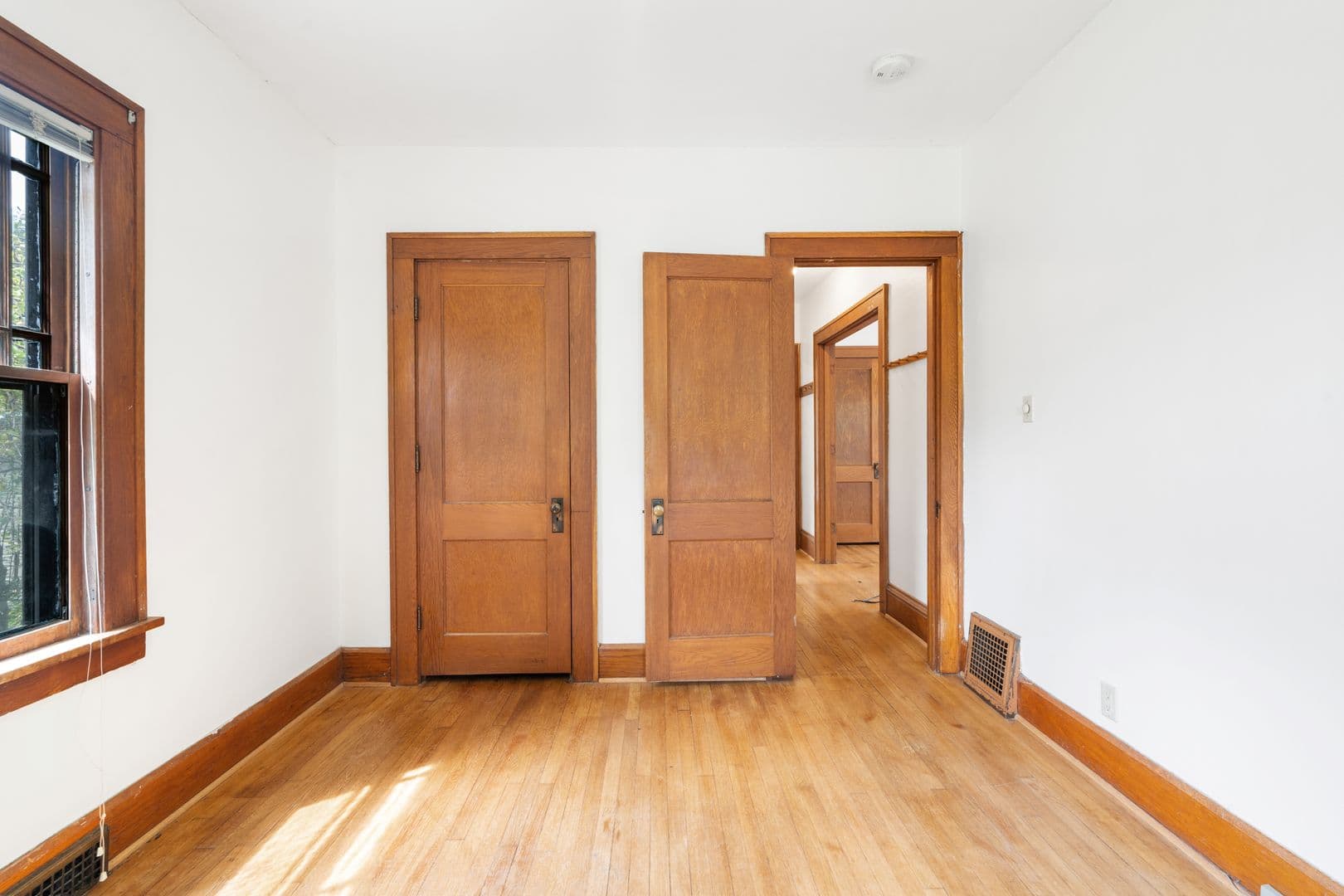 Iowa City Apartment: 608 Ronalds Street