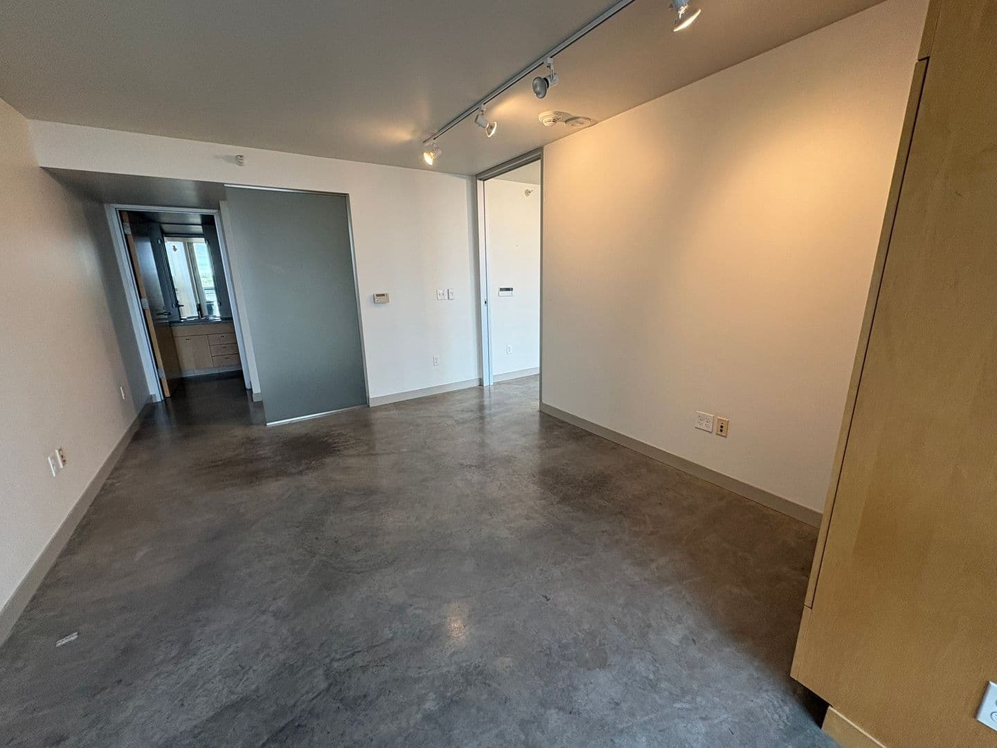 Iowa City House: 221 E. College Street #808