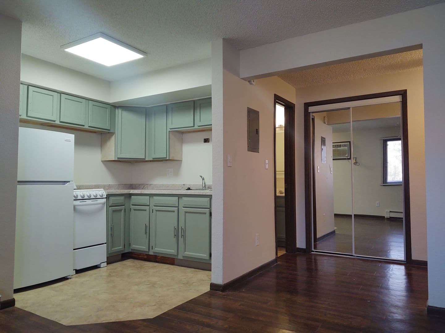 Iowa City Apartment: 415 S. Van Buren Street