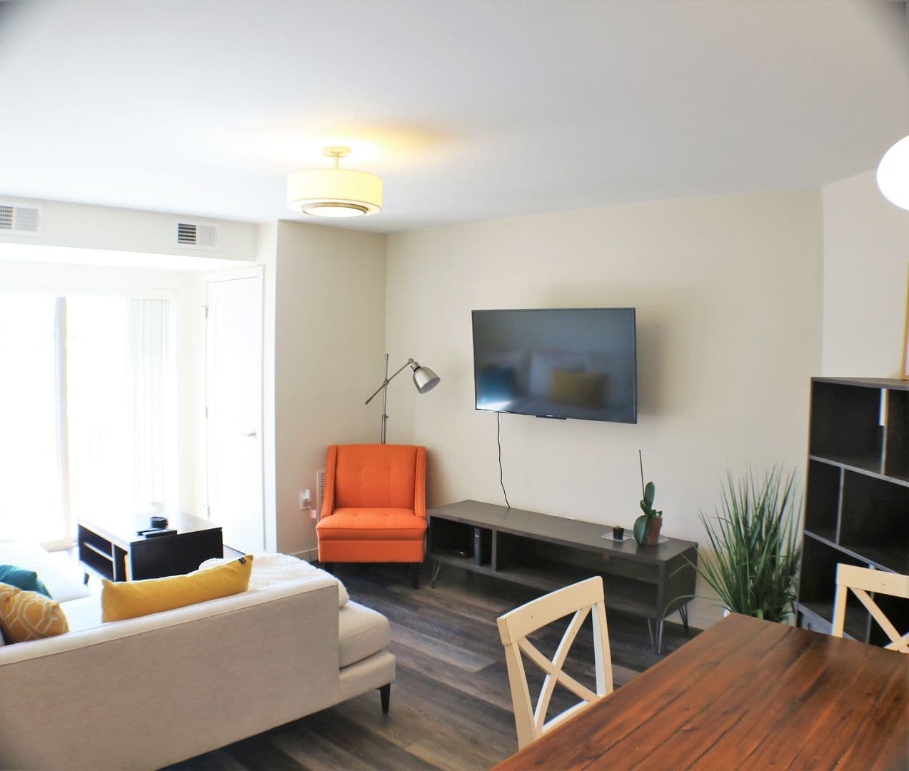 Iowa City House: 332 S. Linn Street #318