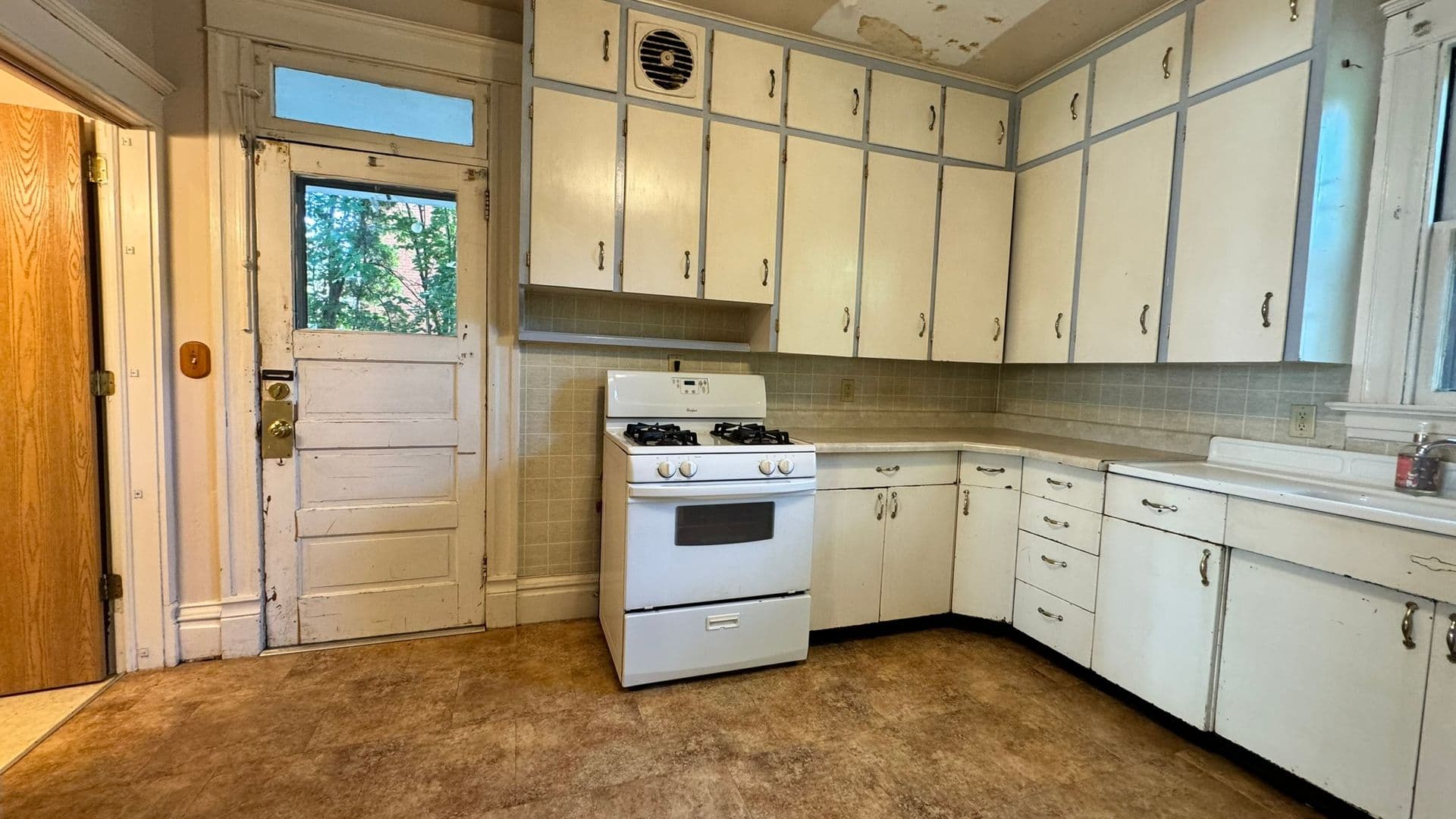 Iowa City House: 919 E. Washington Street