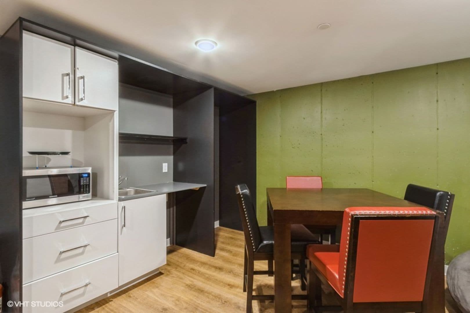 Iowa City Apartment: 7 S. Linn Street