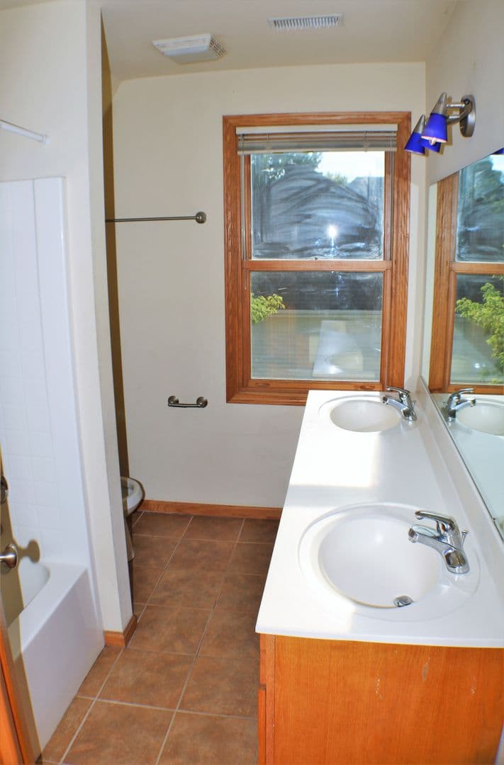 Iowa City House: 819 Iowa Avenue