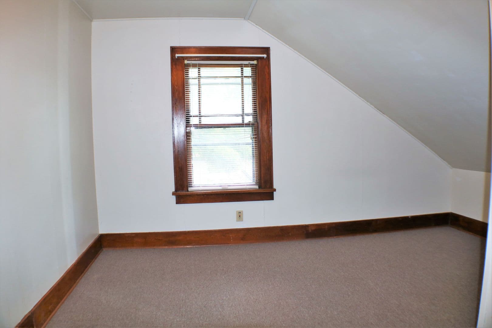 Iowa City Apartment: 608 Ronalds Street