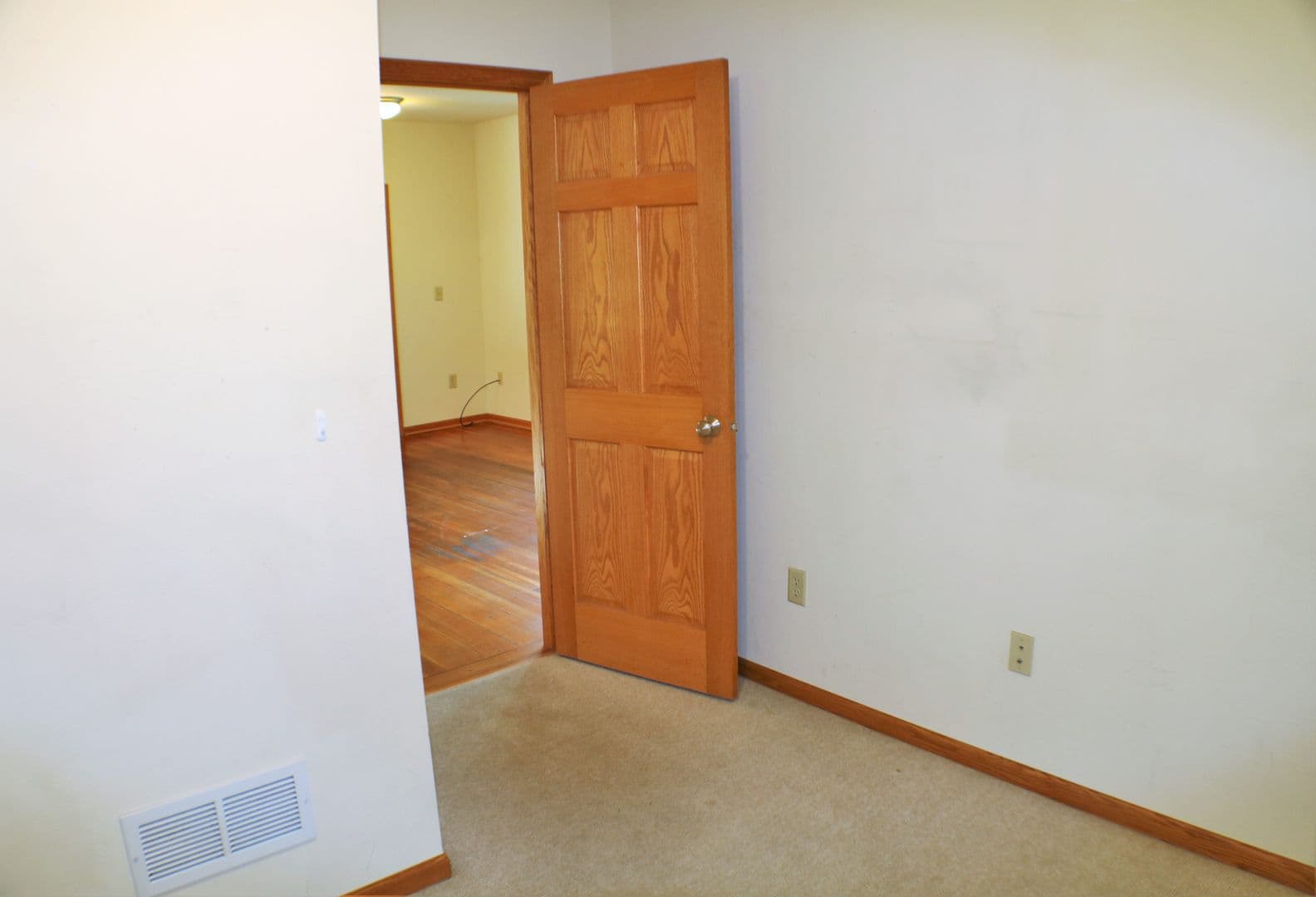 Iowa City House: 819 Iowa Avenue