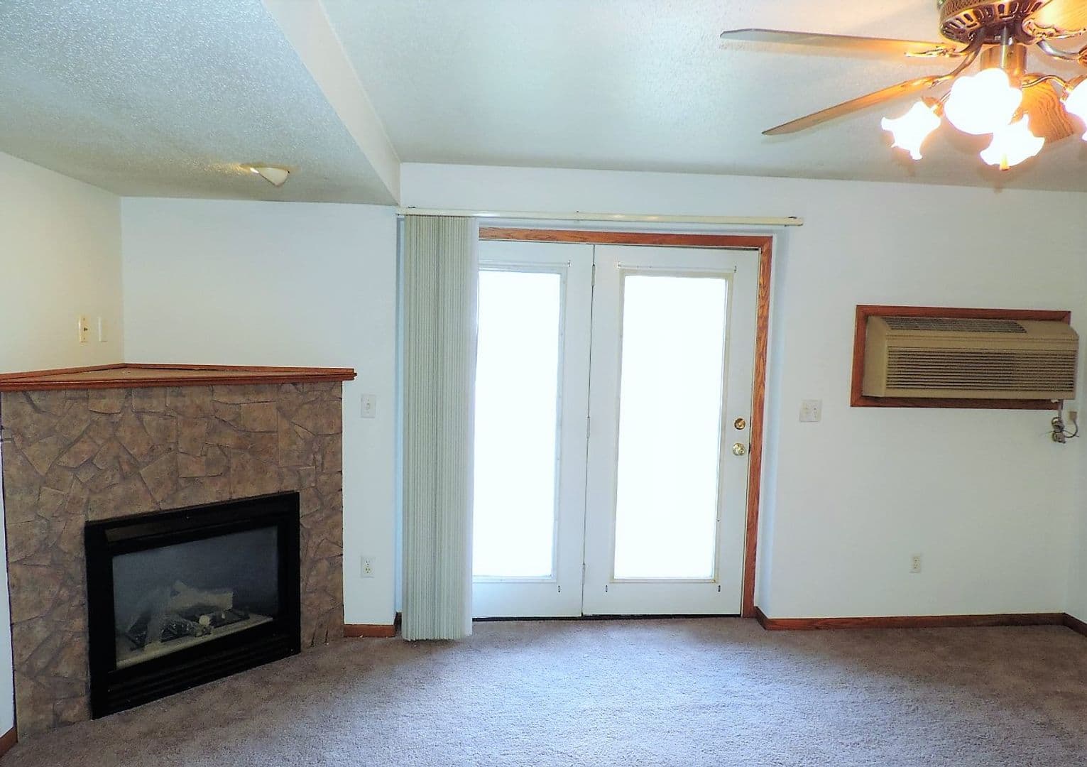 Tiffin House: 530 Iris Avenue