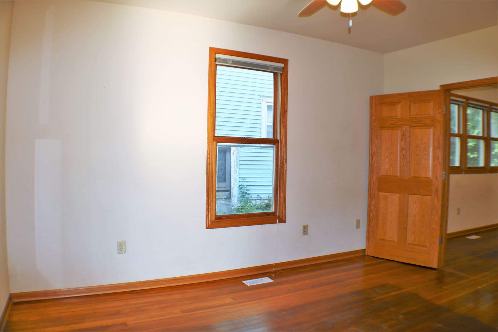 Iowa City House: 819 Iowa Avenue