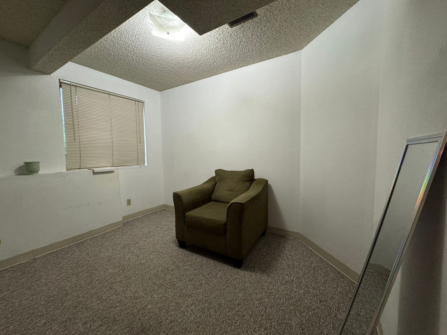 Iowa City Apartment: 631 S. Van Buren Street