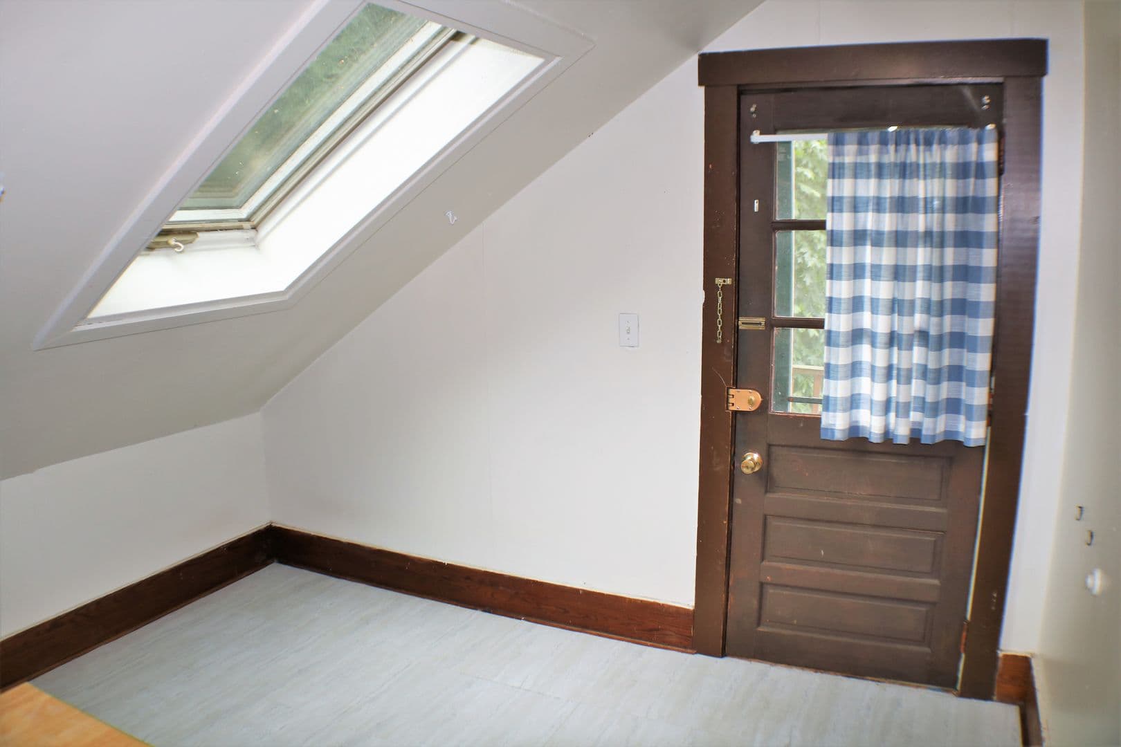 Iowa City Apartment: 608 Ronalds Street