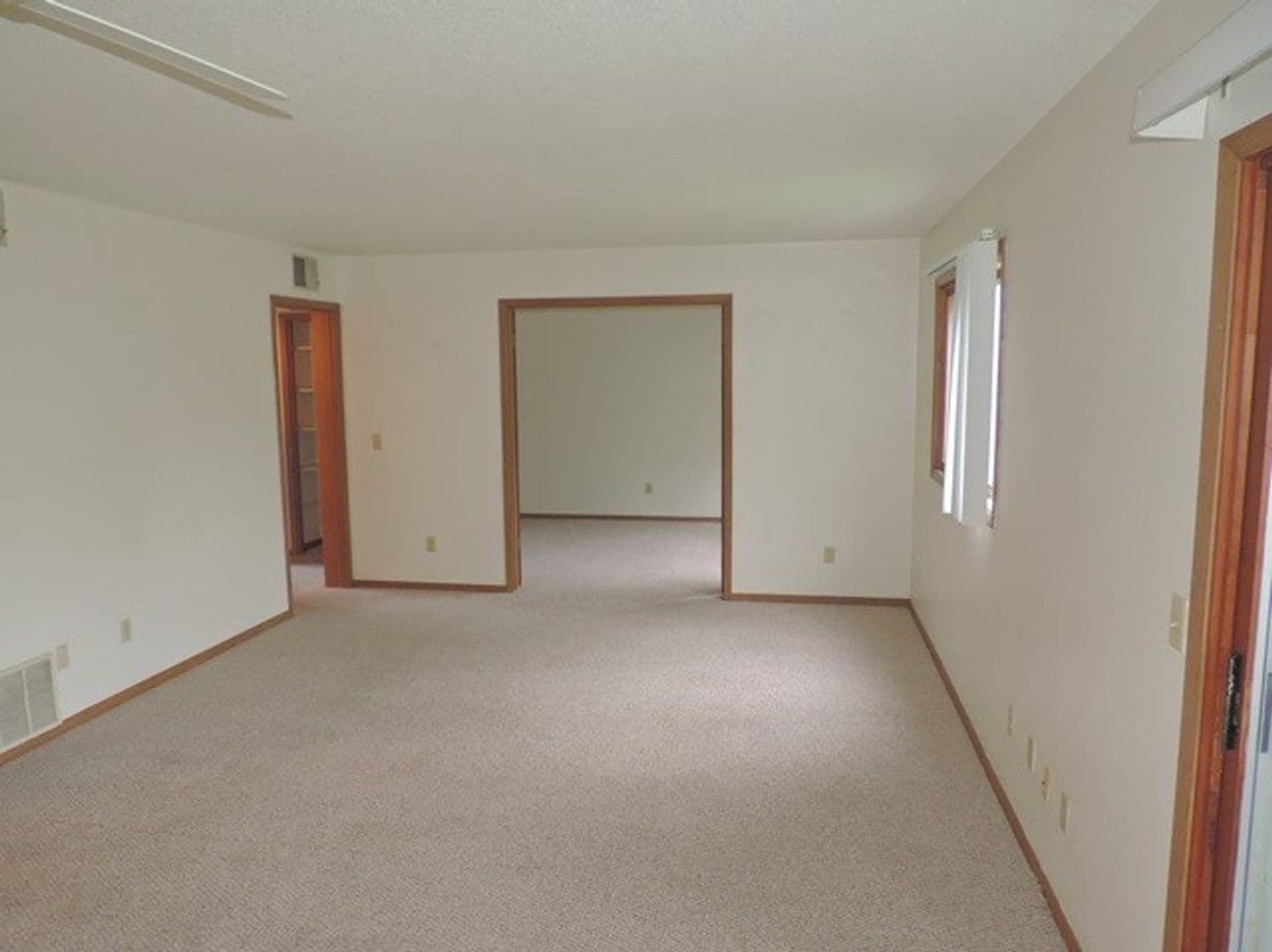 Iowa City Apartment: 702 Westwinds Drive #03