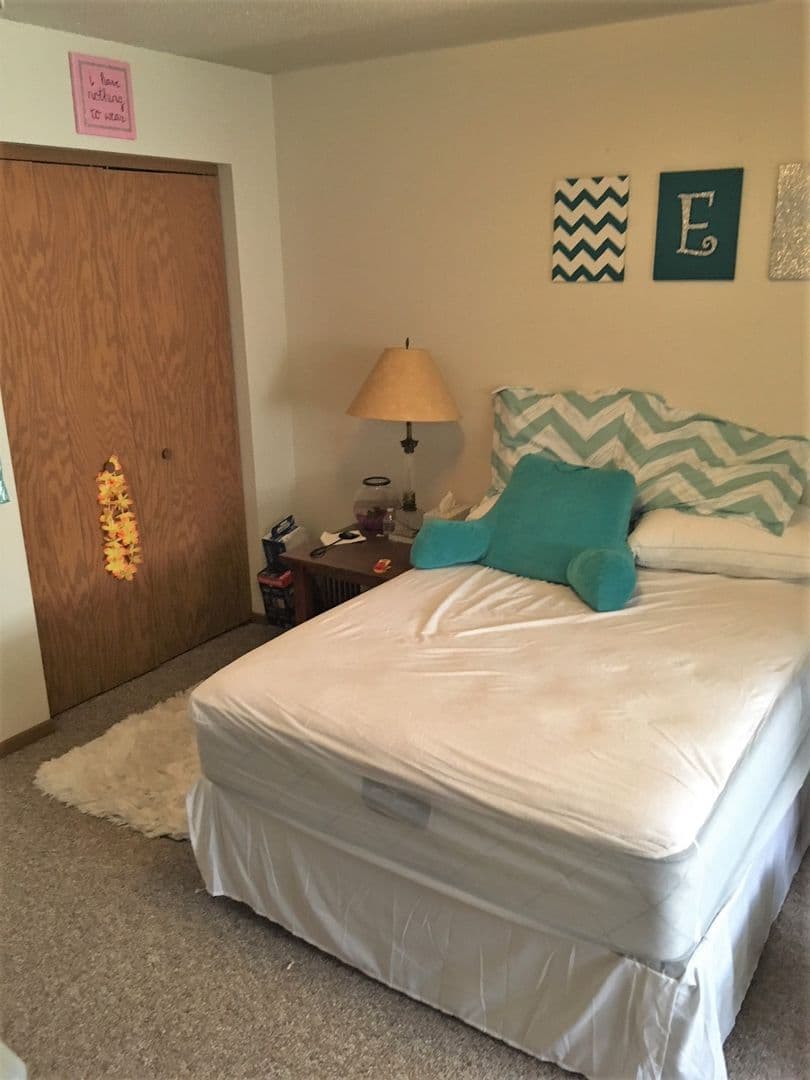 Iowa City Apartment: 725 S. Clinton Street