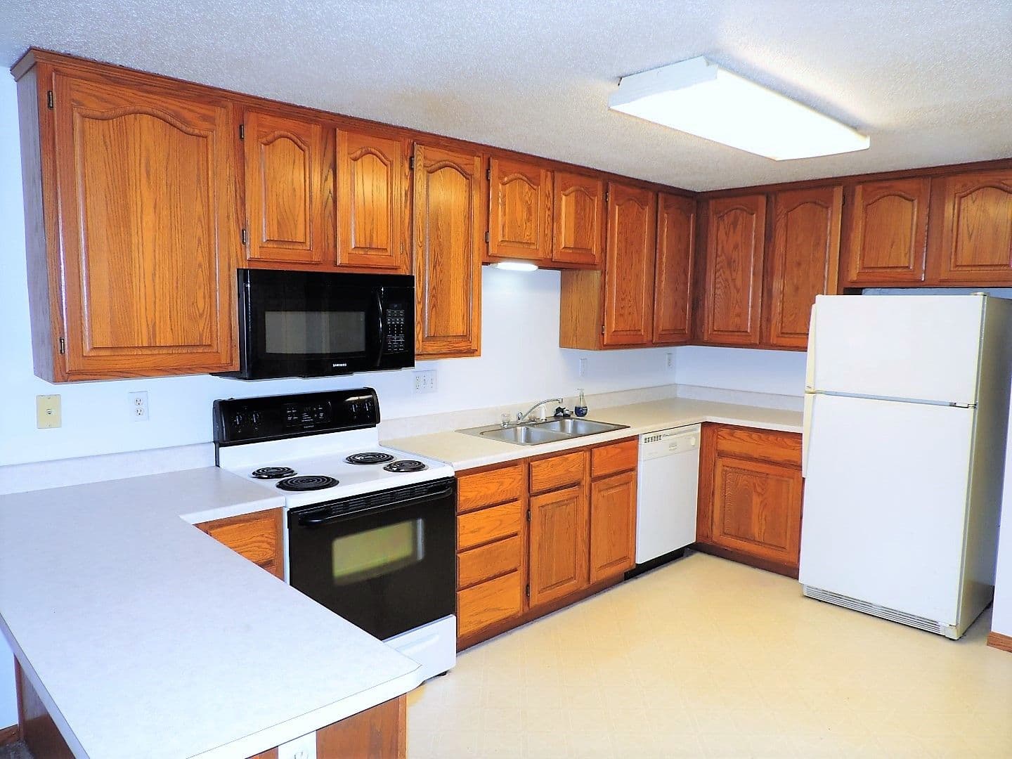 Tiffin House: 530 Iris Avenue