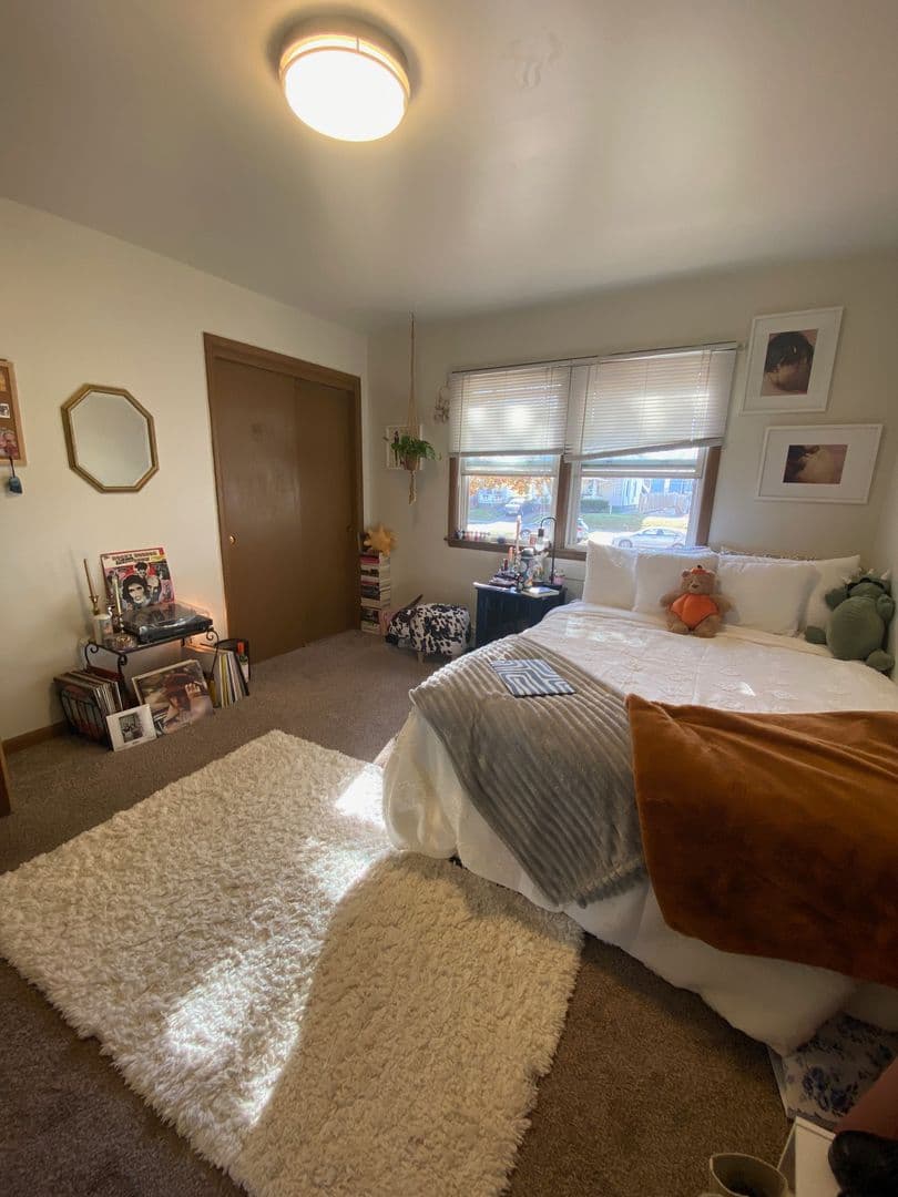 Iowa City Apartment: 614 E. Jefferson Street
