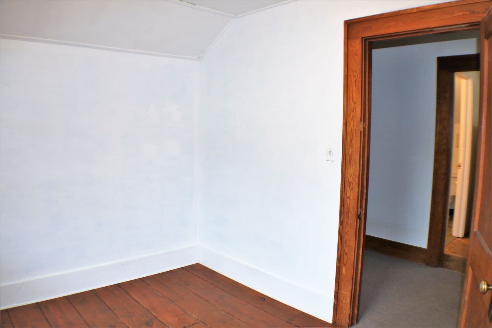 Iowa City Apartment: 608 Ronalds Street
