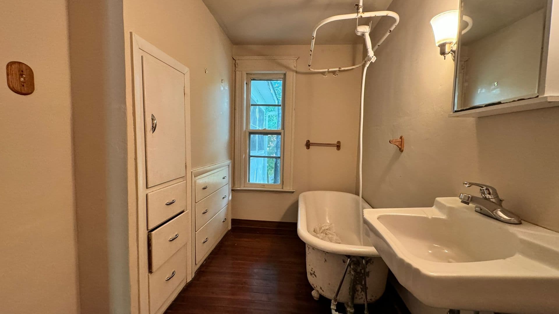 Iowa City House: 919 E. Washington Street