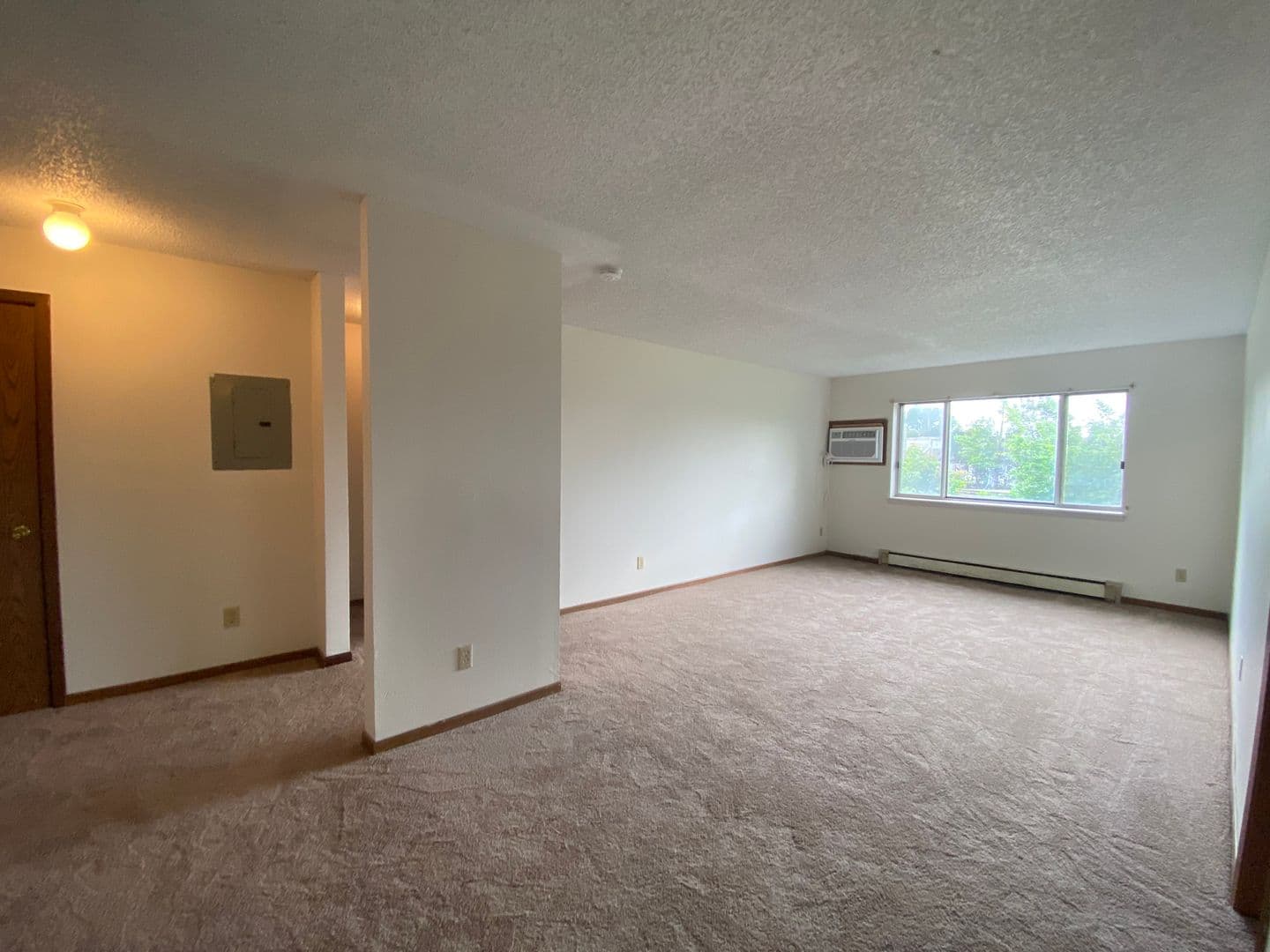 Iowa City Apartment: 624 S. Gilbert Street