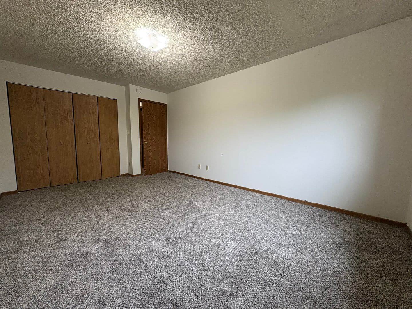 Iowa City Apartment: 624 S. Gilbert Street
